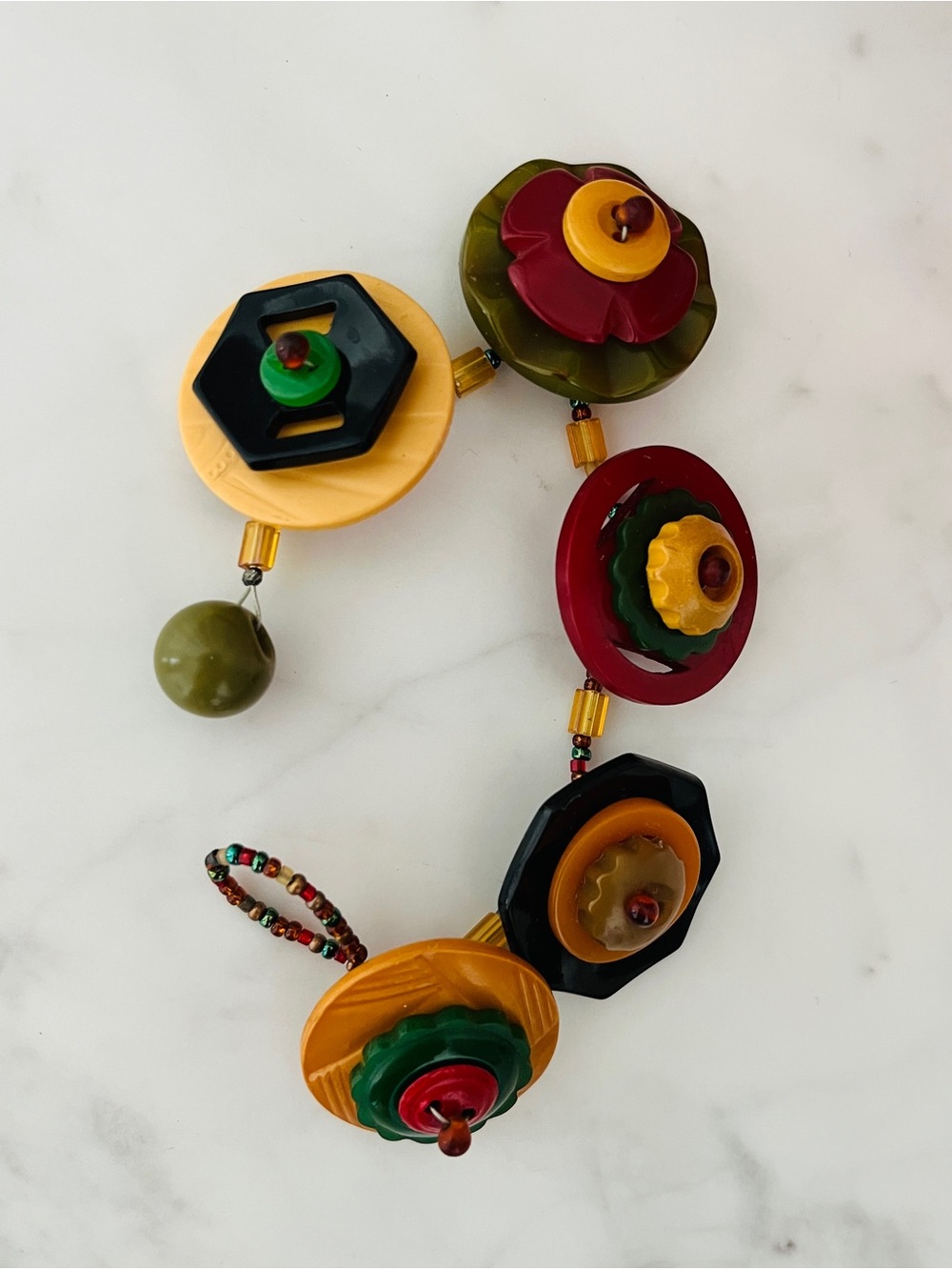 Vintage Bakelite Buttons Triple Stacked Buttons Beaded Bracelet - Picture 6 of 10